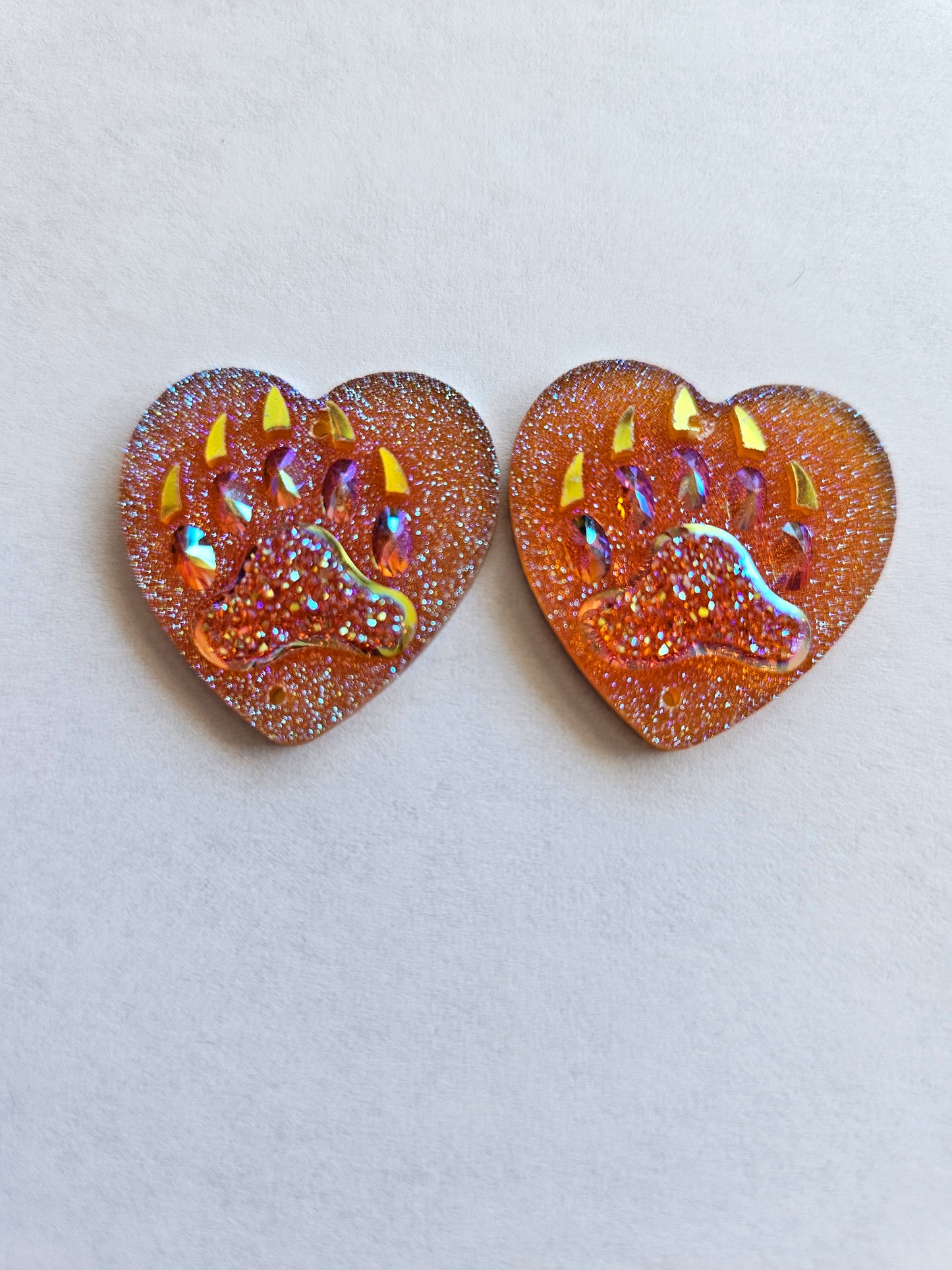 Heart-Shaped Bearpaw Cabochon 25MM