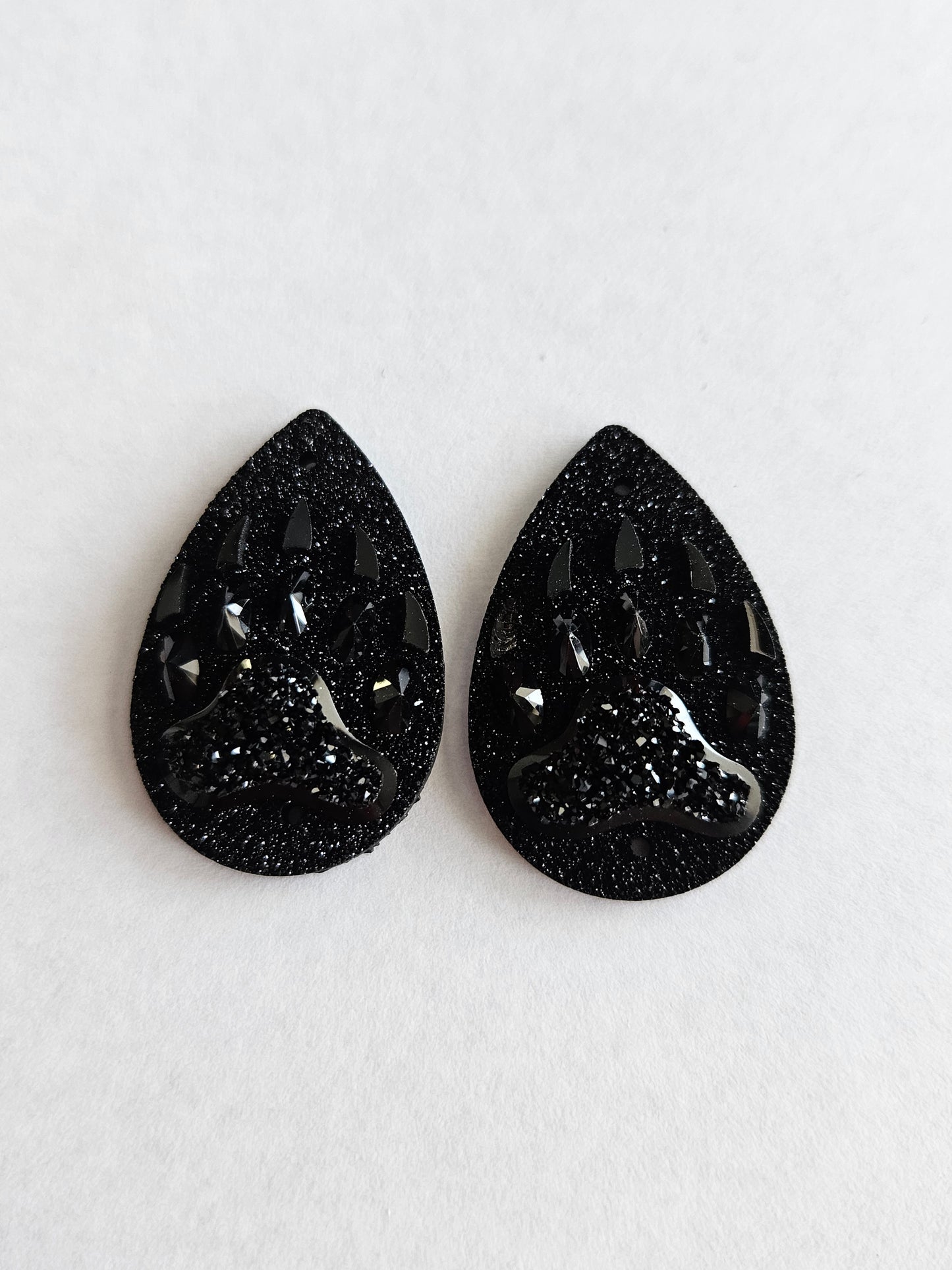 Teardrop Bearpaw Flatback Cabochon 25 mm